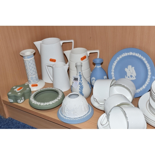 388 - A COLLECTION OF WEDGWOOD, comprising a Vera Wang dinnerware 'Blanc sur Blanc' design four dinner pla... 