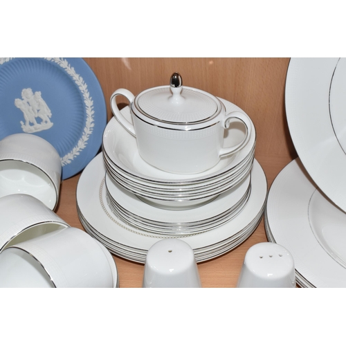 388 - A COLLECTION OF WEDGWOOD, comprising a Vera Wang dinnerware 'Blanc sur Blanc' design four dinner pla... 