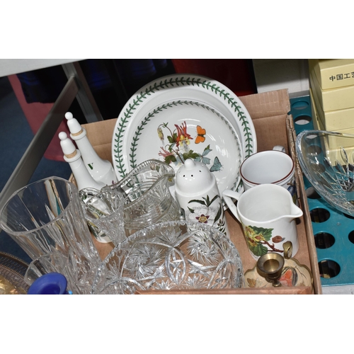 408 - ONE BOX AND LOOSE MIXED DECORATIVE ITEMS to include a quantity of Portmeirion 'Botanic Garden' ware ... 