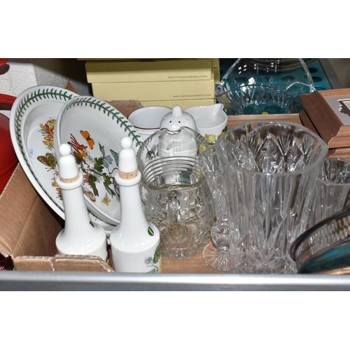 408 - ONE BOX AND LOOSE MIXED DECORATIVE ITEMS to include a quantity of Portmeirion 'Botanic Garden' ware ... 