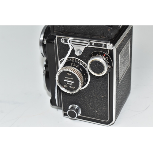 453 - A ROLLEIFLEX TLR CAMERA, with Carl Zeiss Planar 1:2.8 f=80mm lens, serial number 1453456 (1) (Condit... 