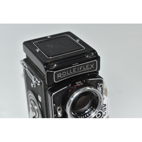 453 - A ROLLEIFLEX TLR CAMERA, with Carl Zeiss Planar 1:2.8 f=80mm lens, serial number 1453456 (1) (Condit... 