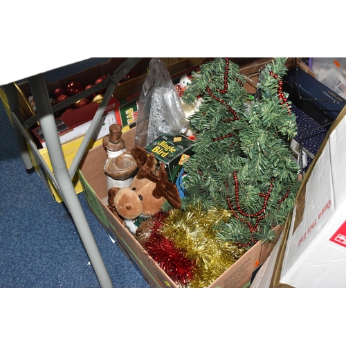 462 - THREE BOXES OF CHRISTMAS DECORATIONS AND A BOXED CHRISTMAS TREE, to include a boxed 'Optic Glow' fib... 