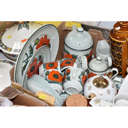 474 - FOUR BOXES AND LOOSE CERAMICS, to include six Royal Doulton 'Fairfax' pattern dinner plates, six 'Fo... 