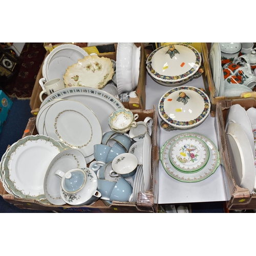 474 - FOUR BOXES AND LOOSE CERAMICS, to include six Royal Doulton 'Fairfax' pattern dinner plates, six 'Fo... 