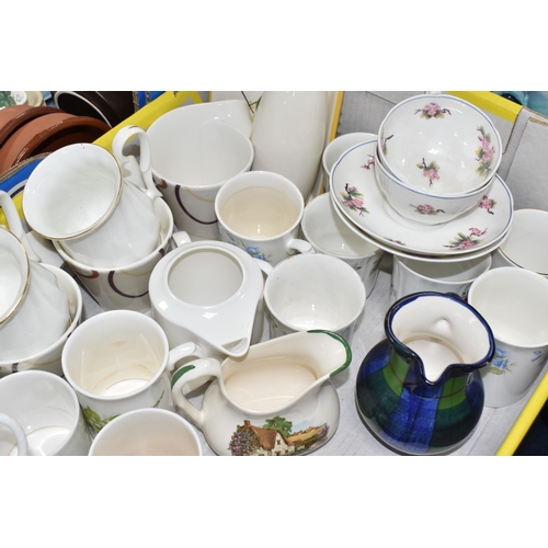 476 - SEVEN BOXES OF CERAMIC DINNERWARE AND DECORATIVE ITEMS, to include Wedgwood 'Signet Gold' dinnerware... 