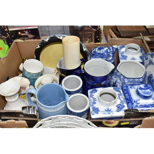 496 - THREE BOXES AND LOOSE DECORATIVE ITEMS to include four Victoria and Albert Museum mugs, a large quan... 