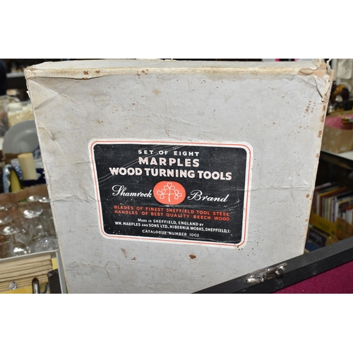 500 - A BOX OF VINTAGE WOODWORKING TOOLS AND BOOKS to include a box of vintage Marples woodturning tools c... 