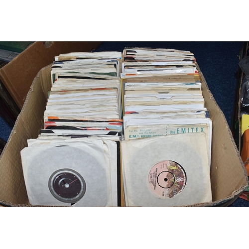 512 - ONE BOX OF 45RPM SINGLE VINYL RECORDS, approximately two hundred records, artists include T.Rex, Suz... 