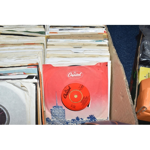 512 - ONE BOX OF 45RPM SINGLE VINYL RECORDS, approximately two hundred records, artists include T.Rex, Suz... 