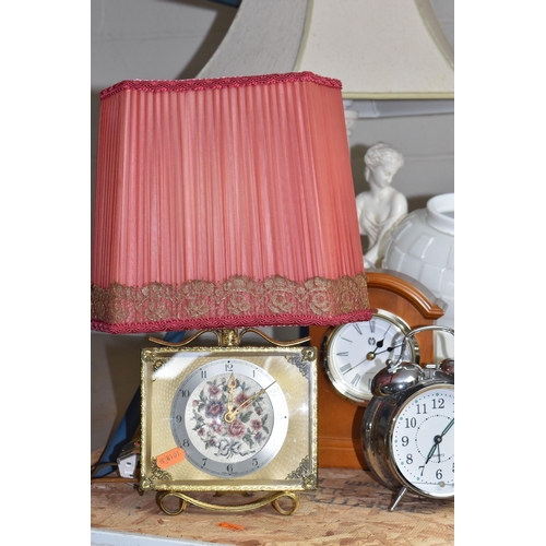 530 - A COLLECTION OF TALL ITEMS AND MISCELLANEOUS, to include a pair of vintage porcelain table lamps of ... 