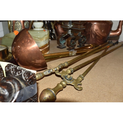 532 - A COLLECTION OF MISCELLANEOUS ITEMS, to include large copper kettle, two copper ladles, vintage hand... 