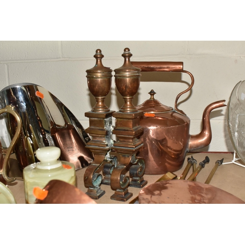 532 - A COLLECTION OF MISCELLANEOUS ITEMS, to include large copper kettle, two copper ladles, vintage hand... 