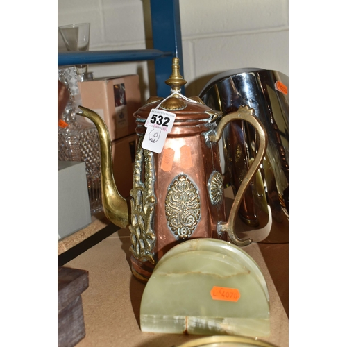 532 - A COLLECTION OF MISCELLANEOUS ITEMS, to include large copper kettle, two copper ladles, vintage hand... 