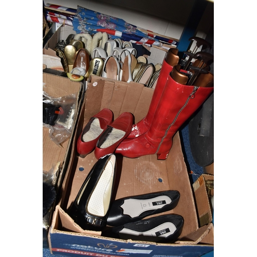 551 - SEVEN BOXES AND LOOSE LADIES CLOTHING ACCESSORIES, to include size 6 shoes and boots, leather and fa... 