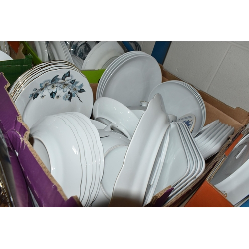 557 - SIX BOXES AND LOOSE DINNER, KITCHEN AND GLASS WARES ETC, to include an Andrew James electric food sl... 