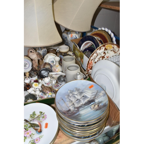 560 - THREE BOXES AND LOOSE ASSORTED CERAMIC ITEMS, to include Franklin Mint ship themed collectors plates... 