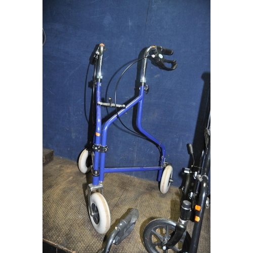 1074 - A LIGHTWEIGHT FOLDING WHEELCHAIR with two footrests and two travelators(3)