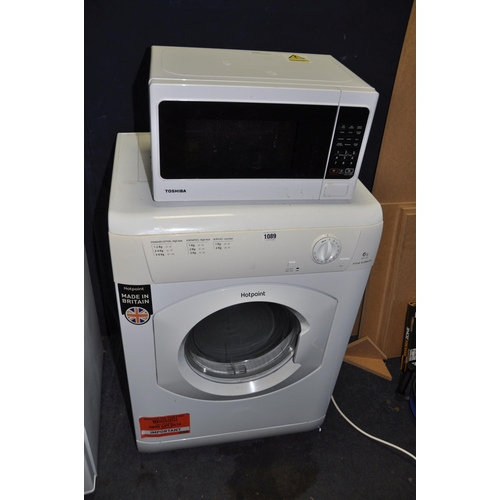 1089 - A HOTPOINT FETV60 TUMBLE DRYER width 60cm, depth 55cm, height 85cm and a Toshiba microwave (both PAT... 