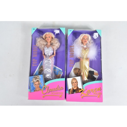 29 - FIVE BOXED COLLECTIBLE DOLLS OF VARIOUS BRANDS, to include a MGA Bratz The Movie Doll 'Chloe' with r... 