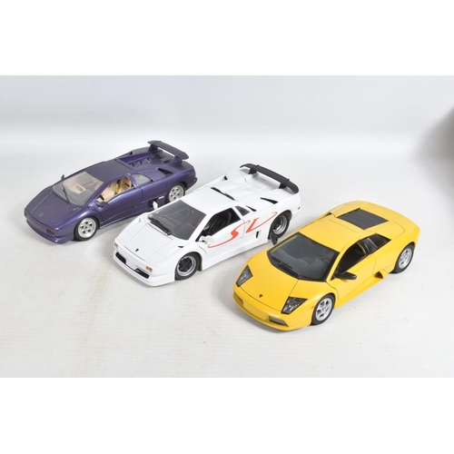 55 - A COLLECTION OF UNBOXED 1:18 SCALE DIECAST MODEL CARS, to include a Road Signature Shelby Cobra Dayt... 