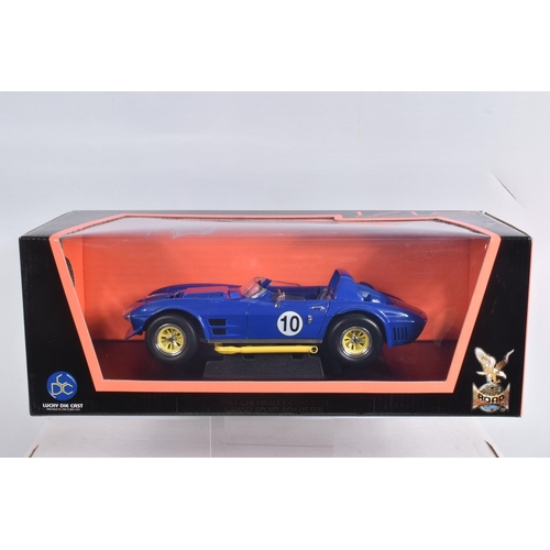 60 - A COLLECTION OF BOXED AND UNBOXED DIECAST MODEL AMERICAN MUSCLE CARS, to include 4 unboxed models, a... 