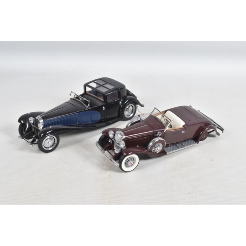 70 - A COLLECTION OF UNBOXED FRANKLIN MINT 1:24 SCALE DIECAST MODEL VEHICLES, to include 1932 Cadillac V-... 