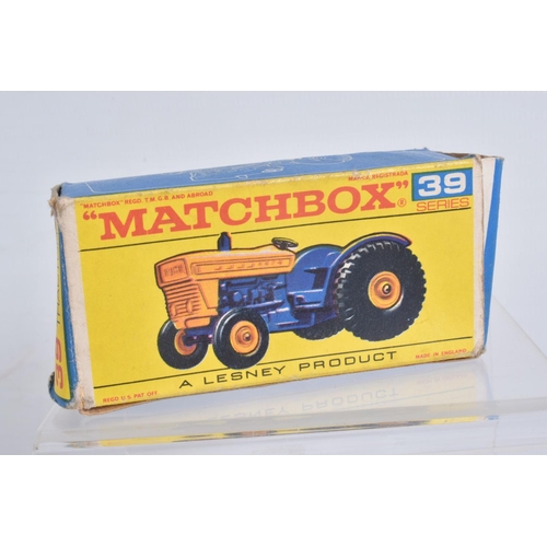 101 - A COLLECTION OF BOXED AND UNBOXED VINTAGE  METAL VEHICLES, to include a Matchbox King Size KW-Dart D... 