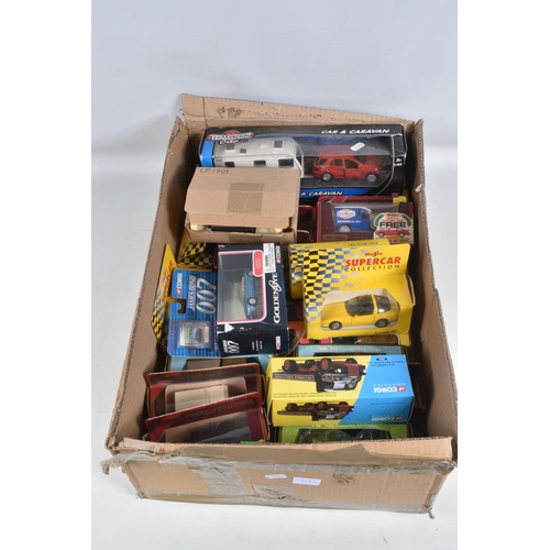 106 - A QUANTITY OF BOXED  COLLECTIBLE DIECAST MODEL VEHICLES AND AIRCRAFTS, to include 4 Maisto Supercar ... 