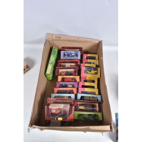 106 - A QUANTITY OF BOXED  COLLECTIBLE DIECAST MODEL VEHICLES AND AIRCRAFTS, to include 4 Maisto Supercar ... 