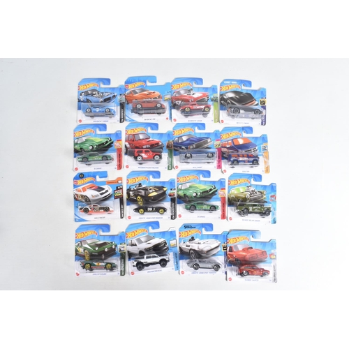 77 - A COLLECTION OF BOXED HOT WHEELS DIECAST MODEL VEHICLES, to include 33 models in blister packs and t... 