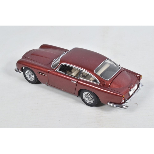 83 - A COLLECTION OF BOXED AND UNBOXED DANBURY MINT  DIECAST MODEL VEHICLES, to 5 unboxed vehicles, a 193... 