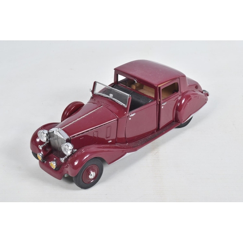 83 - A COLLECTION OF BOXED AND UNBOXED DANBURY MINT  DIECAST MODEL VEHICLES, to 5 unboxed vehicles, a 193... 