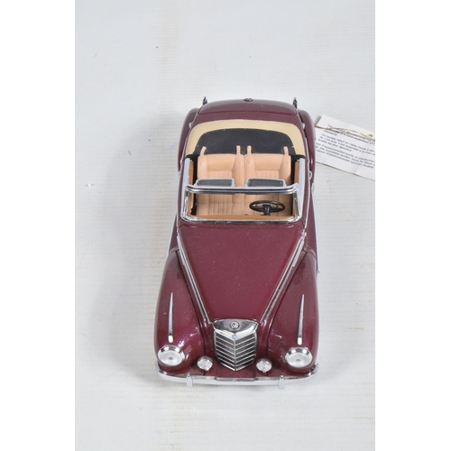 86 - THREE FRANKLIN MINT DIECAST MODEL VEHICLES, to include a 1939 Maybach Zepplin, a 1925 Rolls Royce Si... 