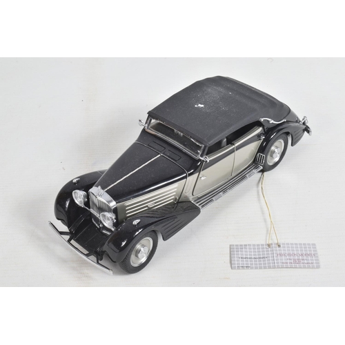 86 - THREE FRANKLIN MINT DIECAST MODEL VEHICLES, to include a 1939 Maybach Zepplin, a 1925 Rolls Royce Si... 