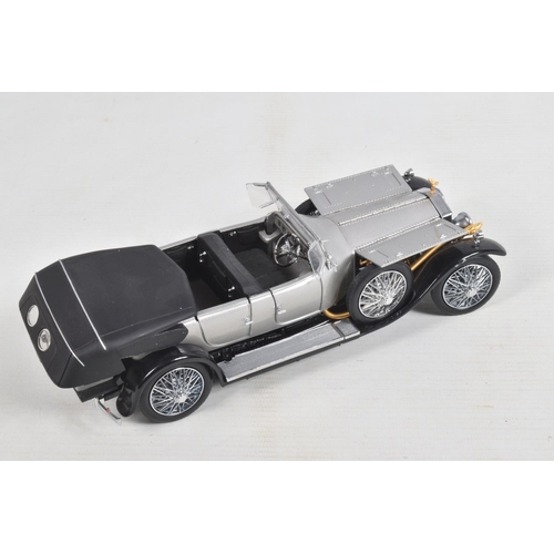 86 - THREE FRANKLIN MINT DIECAST MODEL VEHICLES, to include a 1939 Maybach Zepplin, a 1925 Rolls Royce Si... 