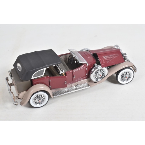 87 - A COLLECTION OF 1:24 SCALE FRANKLIN MINT DIECAST PRECISION MODEL CARS, to include 2 boxed models, a ... 