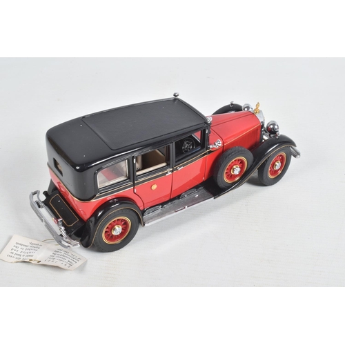 88 - THREE BOXED 1:24 SCALE FRANKLIN MINT DIECAST PRECISION MODEL CARS, to include a 1935 Mercedes-Benz 7... 