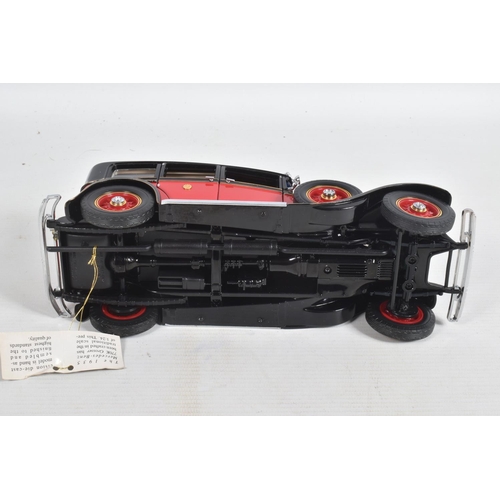 88 - THREE BOXED 1:24 SCALE FRANKLIN MINT DIECAST PRECISION MODEL CARS, to include a 1935 Mercedes-Benz 7... 