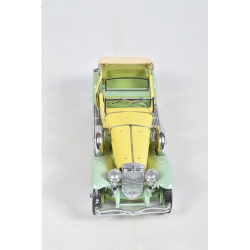 88 - THREE BOXED 1:24 SCALE FRANKLIN MINT DIECAST PRECISION MODEL CARS, to include a 1935 Mercedes-Benz 7... 