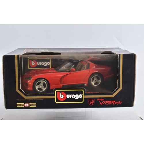 90 - A COLLECTION OF BOXED AND UNBOXED 1:18 SCALE DIECAST MODEL  VEHICLES, to include 4 unboxed models, a... 