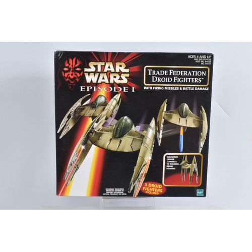 93 - A COLLECTION OF BOXED AND CARDED STAR WARS FIGURES AND VEHICHLES, to inlcude a Kenner La Guerra De L... 