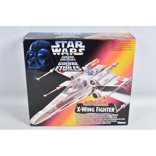 93 - A COLLECTION OF BOXED AND CARDED STAR WARS FIGURES AND VEHICHLES, to inlcude a Kenner La Guerra De L... 