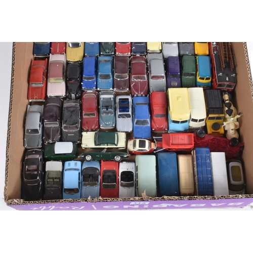 113 - A COLLECTION OF UNBOXED AND ASSORTED MODERN DIECAST CAR AND VAN MODELS, majority 1/43 scale, majorit... 