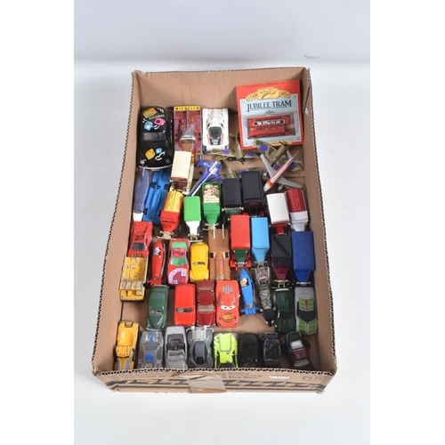 125 - A QUANTITY OF ASSORTED TOYS, GAMES AND PUZZLES, to include a set of Italian made partially painted p... 