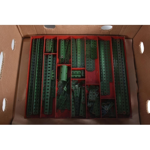 130 - A QUANTITY OF ASSORTED LOOSE MECCANO, assorted parts from red and green era No.6 set that was added ... 