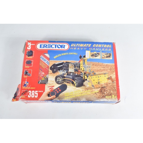 130 - A QUANTITY OF ASSORTED LOOSE MECCANO, assorted parts from red and green era No.6 set that was added ... 