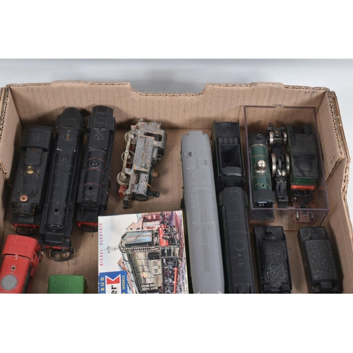 140 - A QUANTITY OF UNBOXED AND ASSORTED OO AND HO GAUGE LOCOMOTIVES, to include boxed Model Power HO gaug... 