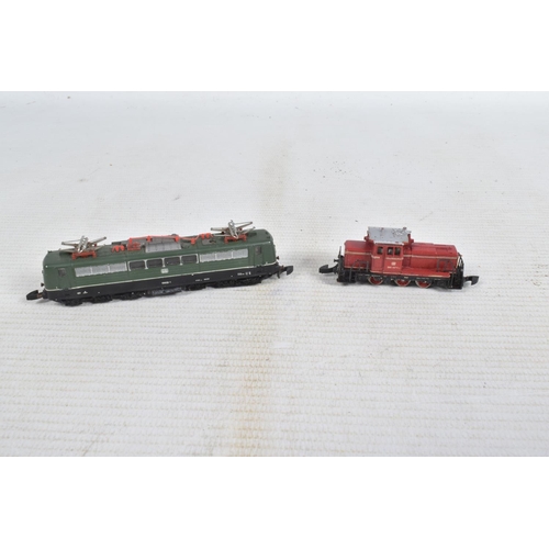 141 - TWO BOXED MARKLIN MINI-CLUB Z GAUGE D.B. LOCOMOTIVES, class 216 (8874), class 216 (8875), in incorre... 