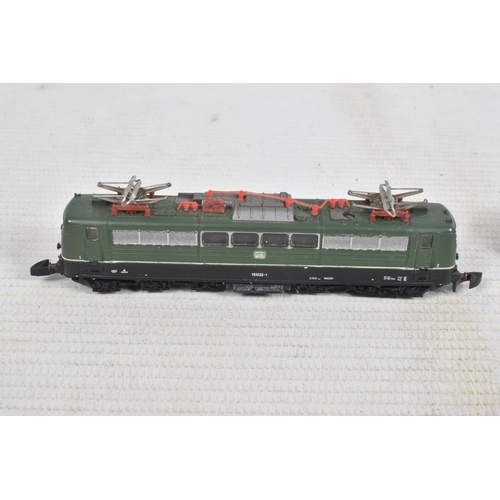 141 - TWO BOXED MARKLIN MINI-CLUB Z GAUGE D.B. LOCOMOTIVES, class 216 (8874), class 216 (8875), in incorre... 